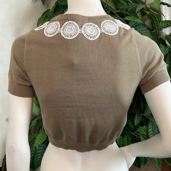 BANANA REPUBLIC EMBROIDERED CROPPED SWEATER - Picture 4 of 7